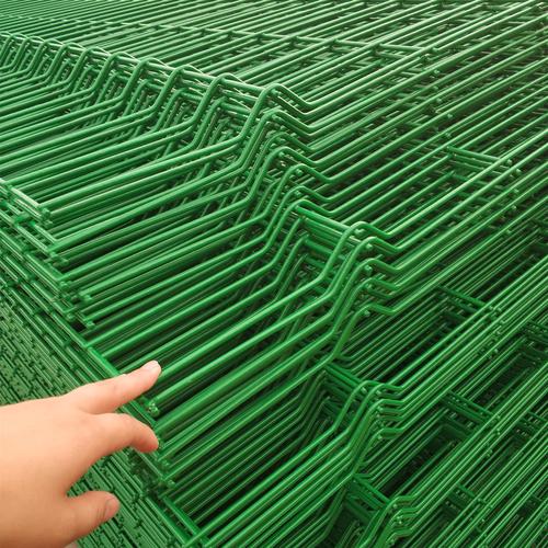桃型立柱护栏网现货直销实体厂家绿色优质园林绿化三角折弯护栏网